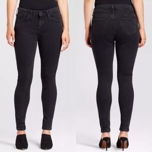 Mossimo Mid-Rise Curvy Skinny Jeans 00 LONG